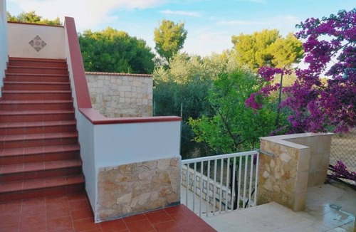 Defensola Villa | Cozy apartment sleeps 12 in Villa Daniel in Vieste Gargano Puglia