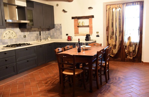 Ponte di Gabbiano House | Cozy country villa nestled in the hills of Crete Senesi