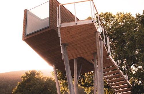 Sellano Cabin | Cozy design tree house, your retreat in the middle of the Umbrian mountains.