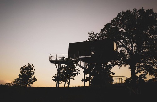 Sellano Cabin | Cozy design tree house, your retreat in the middle of the Umbrian mountains.
