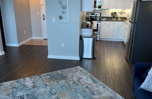 Cherry Hill Condo | Cozy Escape w/Fireplace seconds away from Cherry Hill Mall