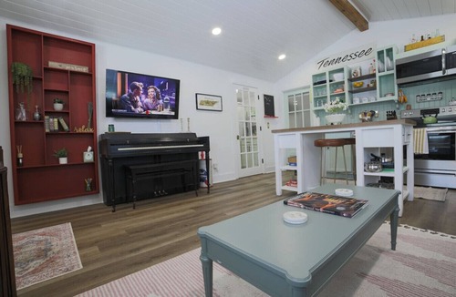 Northside House | Cozy Historic Cottage | Walk to Northshore