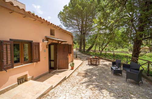 San Giuseppe Jato House | Cozy home in San Giuseppe Jato with swimming pool