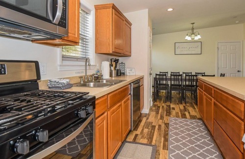 McHenry House | Cozy home in McHenry minutes from activities and WISP