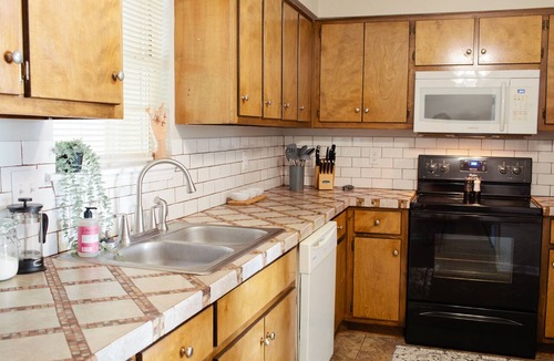 Mobile Apartment | Cozy Modern 2BR Home | Patio & Pet-Friendly