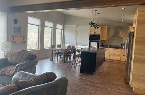 Gunnison House | Cozy Mountain Modern- 3miles to Gunnison, 35min to Crested Butte