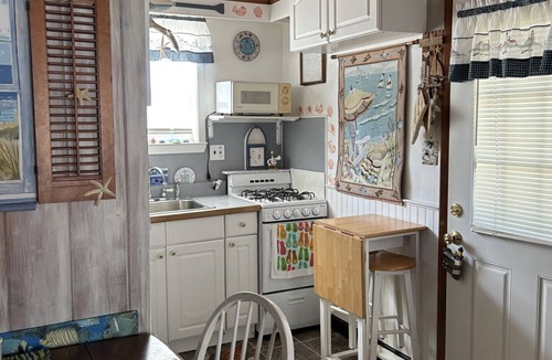Ocean Beach I House | Cozy Ocean Beach Surf Club Unit 1 bungalow with vintage charm!