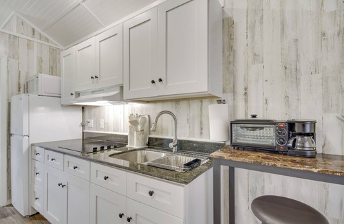 Picayune Cottage | Cozy Picayune Tiny Home Rental ~ 4 Mi to Downtown!