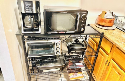 Queens Apartment | Cozy Private Affordable 2 Bedrooms one bathroom and Kitchenette Queens, New York