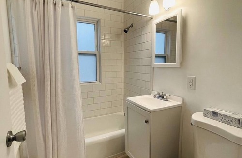 Monona Apartment | Cozy Recently-Renovated Unit 15 Minutes From Downtown