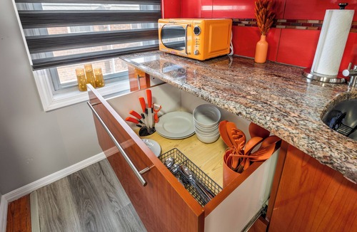 Sea Gate Apartment | Cozy Seagate apartment with AC near the beach and transit.