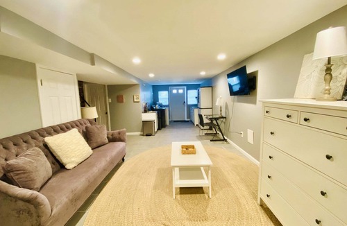 Eastwick Apartment | Cozy studio in the charming Philadelphia airport area with private bathroom