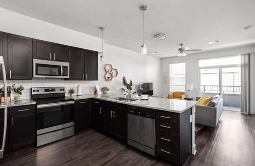 Indianapolis Apartment | Cozysuites Upscale 2BR near Fashion Mall