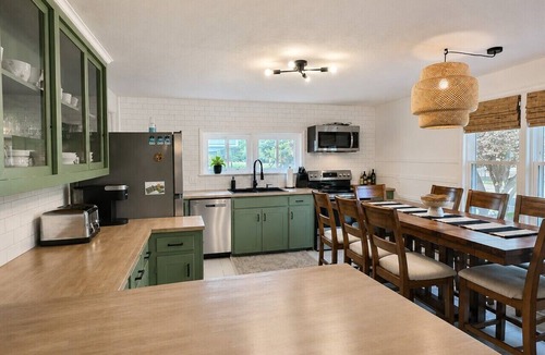 Rehoboth Beach House | Crepe Myrtle Cottage Hot Tub Sleeps 12