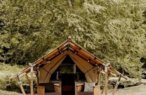 Flag Pond RV Rental | Cute Safari Tent for Two in Erwin, Tennessee