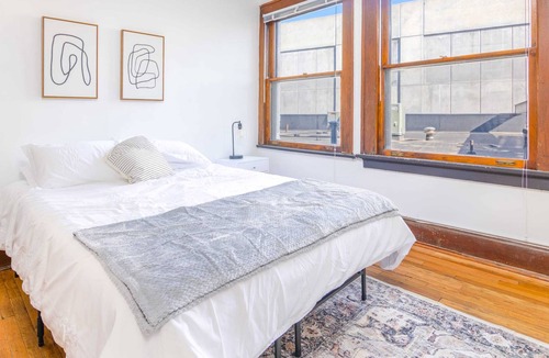 Downtown Des Moines Apartment | Cute Studio Apartment Downtown