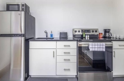 Downtown Des Moines Apartment | Cute Studio Apartment Downtown