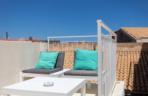 Santa Lucia Apartment | Darsena Sunset Apartment II by Wonderful Italy