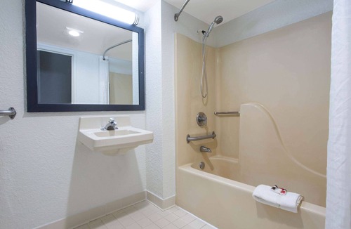Absecon Hotel | Days Inn by Wyndham Absecon Atlantic City Area