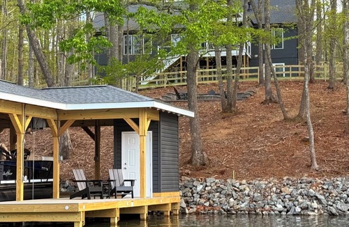 Mineral House | Deep waterfront in a quiet cove! Laid Back at Lake Anna, public side, mid-lake!