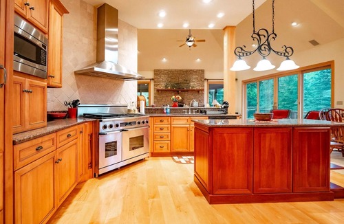 Timberline House | Deer Walk - 358 Lakeview Road