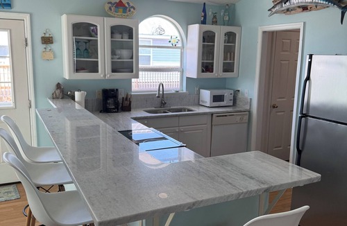 Salem House | Dekle Beach Darling - Beautiful Sunsets and Great Fishing
