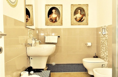 Centro Storico House | Deluxe Double Room - Artistic Charming House Caserta