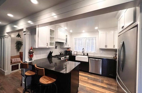 Eagle Creek House | DeMotte Area Upscale, Secluded Home on 3.5 Acres w Firepit, Gym & Game Room