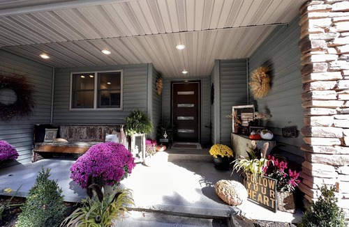 Eagle Creek House | DeMotte Area Upscale, Secluded Home on 3.5 Acres w Firepit, Gym & Game Room