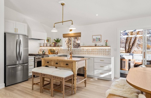 El Jebel House | Designer Mountain Home Outside Aspen! Sleeps 12! Walk to RFTA