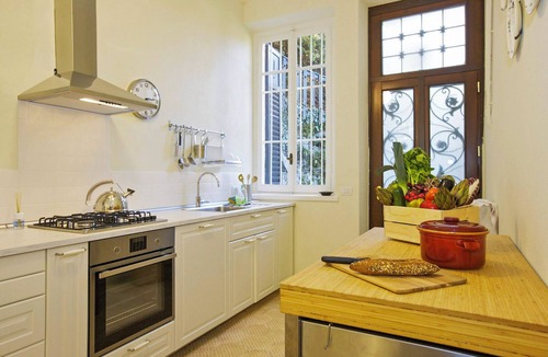 Premeno House | Detached 6½-room house with garden and beautiful lake view