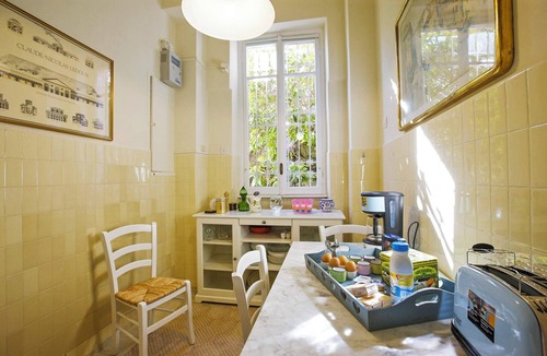 Premeno House | Detached 6½-room house with garden and beautiful lake view