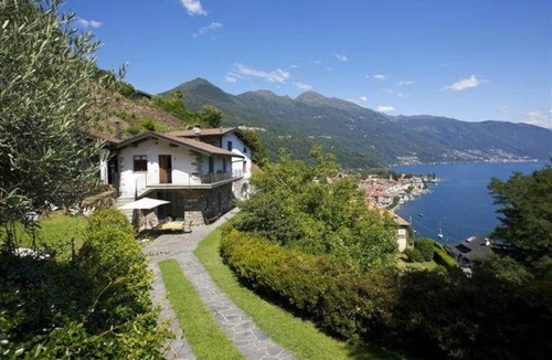 Cannobio Villa | Detached 7½-room house with approx. 10,000 m² plot and fantastic lake view