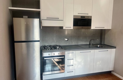 Castel Bolognese Condo | Detached house in front of large gardens