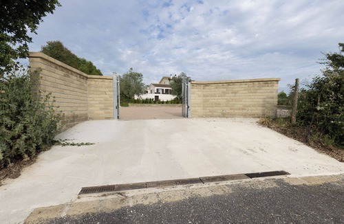 Tragliatella Apartment | Diana studio apartment, fully equipped, in a relaxing corner of greenery
