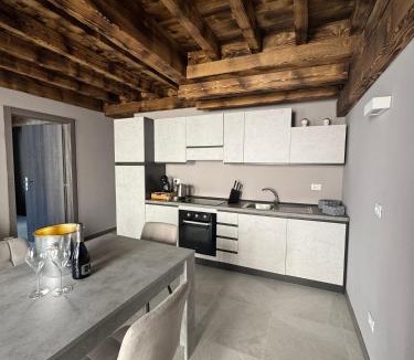 Adro House | Dimora Rosaspina