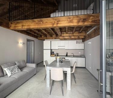 Adro House | Dimora Rosaspina