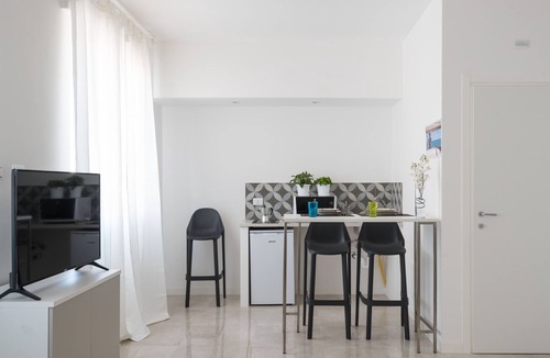 Syracuse Apartment | Dioniso Comfort Suite by Wonderful Italy