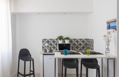 Syracuse Apartment | Dioniso Comfort Suite by Wonderful Italy