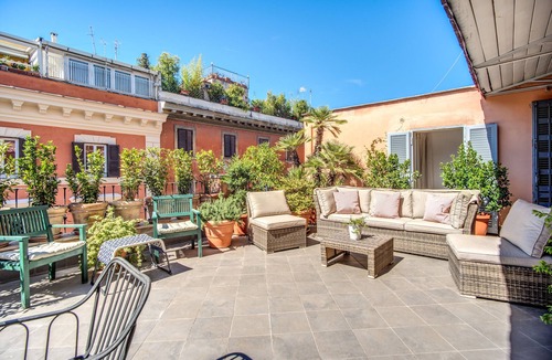 Rione XVI Ludovisi Apartment | Dolcevita Terrace