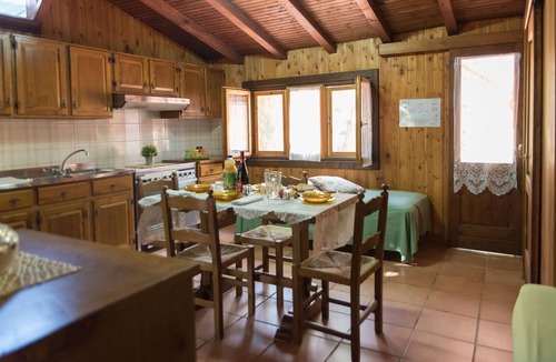 Villammare House | Donata, cosy holiday home 3 min walk to beach