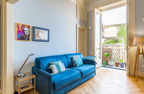 Vittorio Emanuele Apartment | Donna Costanza - Stylish and Panoramic Flat