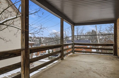 South Hills Apartment | Dormont Pittsburgh 1A Bright and Cozy Studio Apartment With Free Parking