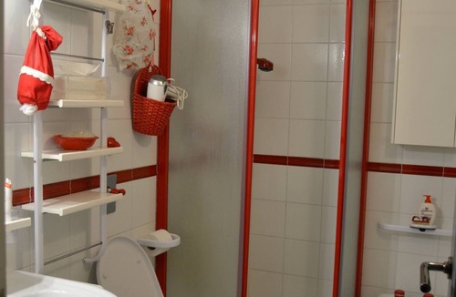 Castello House | Double Room with Single Beds with Private Bathroom