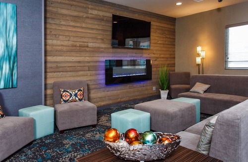 Neenah Hotel | DoubleTree by Hilton Neenah