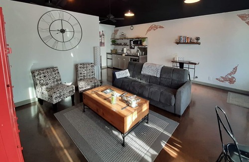 Demorest Apartment | Downtown Demorest Industrial Modern Studio Apartment short walk to Piedmont Col