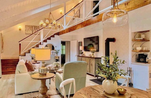 Sky Valley House | Dragonfly Cabin, private pond, firepit, BBQ, AC