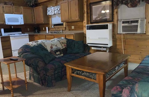 Bath Cabin | Dreams End Deerrun Cabin