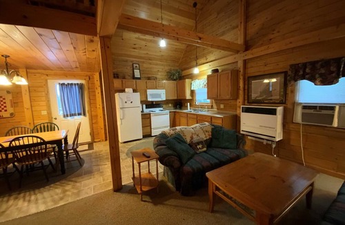 Bath Cabin | Dreams End Deerrun Cabin