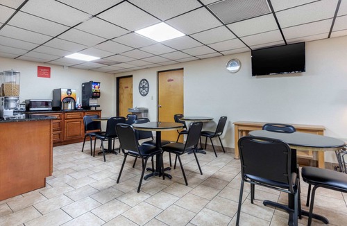 Tyner Hotel | Econo Lodge Chattanooga Northeast - Ooltewah